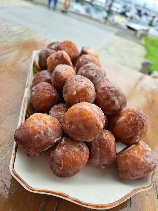 6 Pack of Glazed Donut Holes