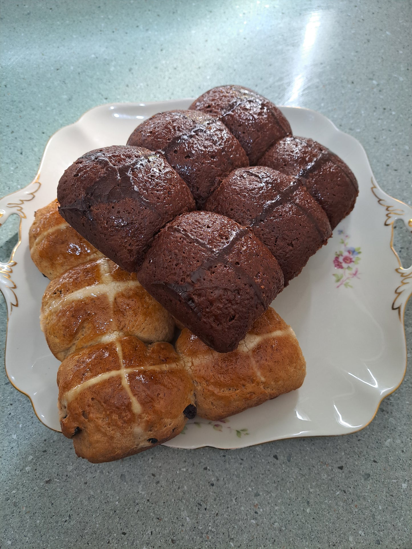 6 Pack Chocolate Hot Cross Buns