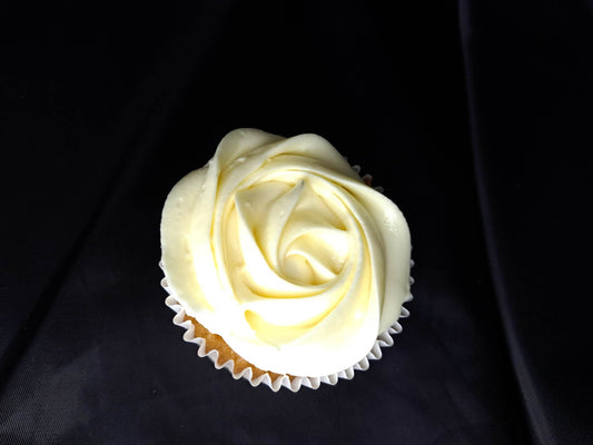 Carrot Cupcake w/ Cream Cheese Frosting